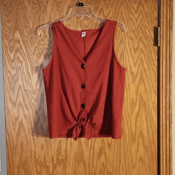 Old Navy Tops - Old Navy cropped,  casual v neck tank top,  size medium with a tie in front.